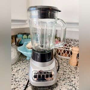 Black & Decker Stainless Steel and Black Kitchen Blender